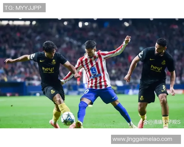 巴萨罗那与马德里竞技争夺西超杯荣耀的激烈对决